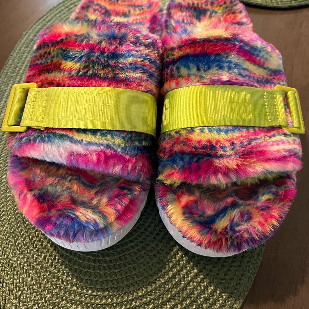 UGG Fluffita Pixelate Faux Shearling Open Toe Slide Flatform Sandals Size 7